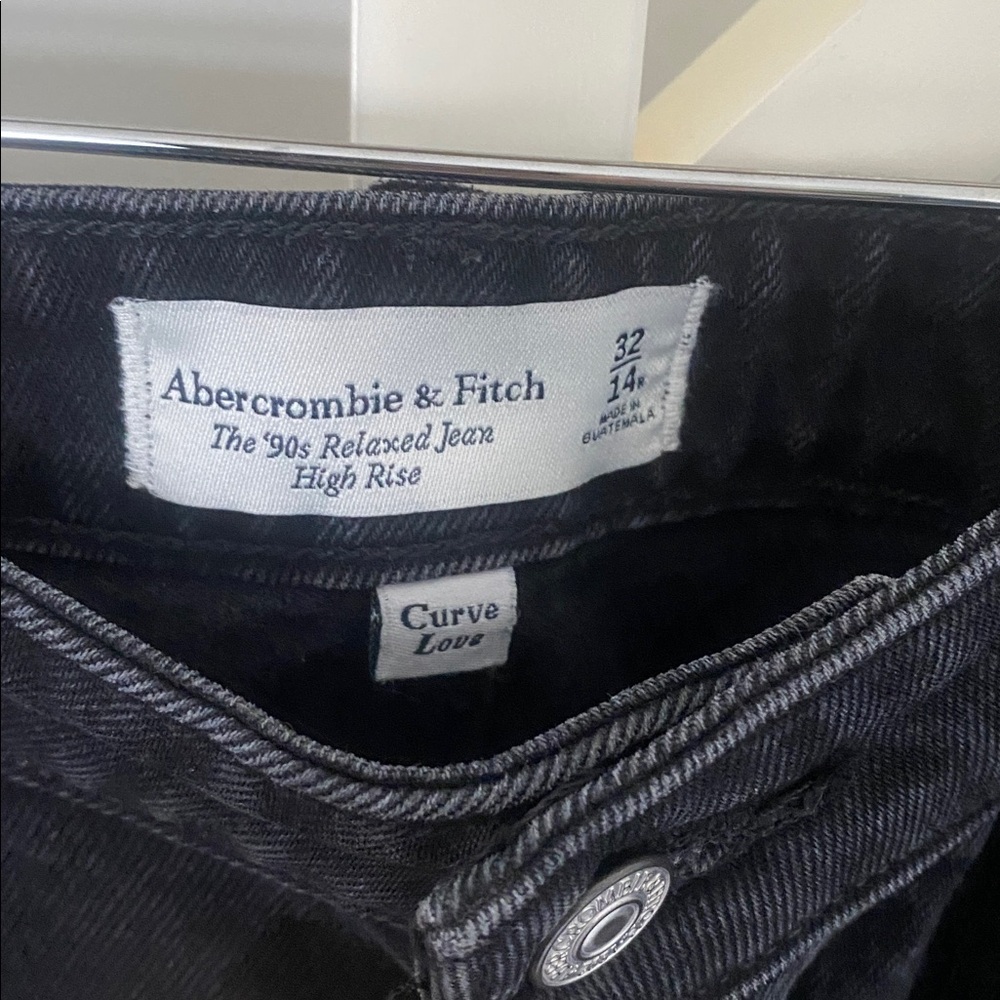 A&F High Rise Jean - Picture 3 of 7